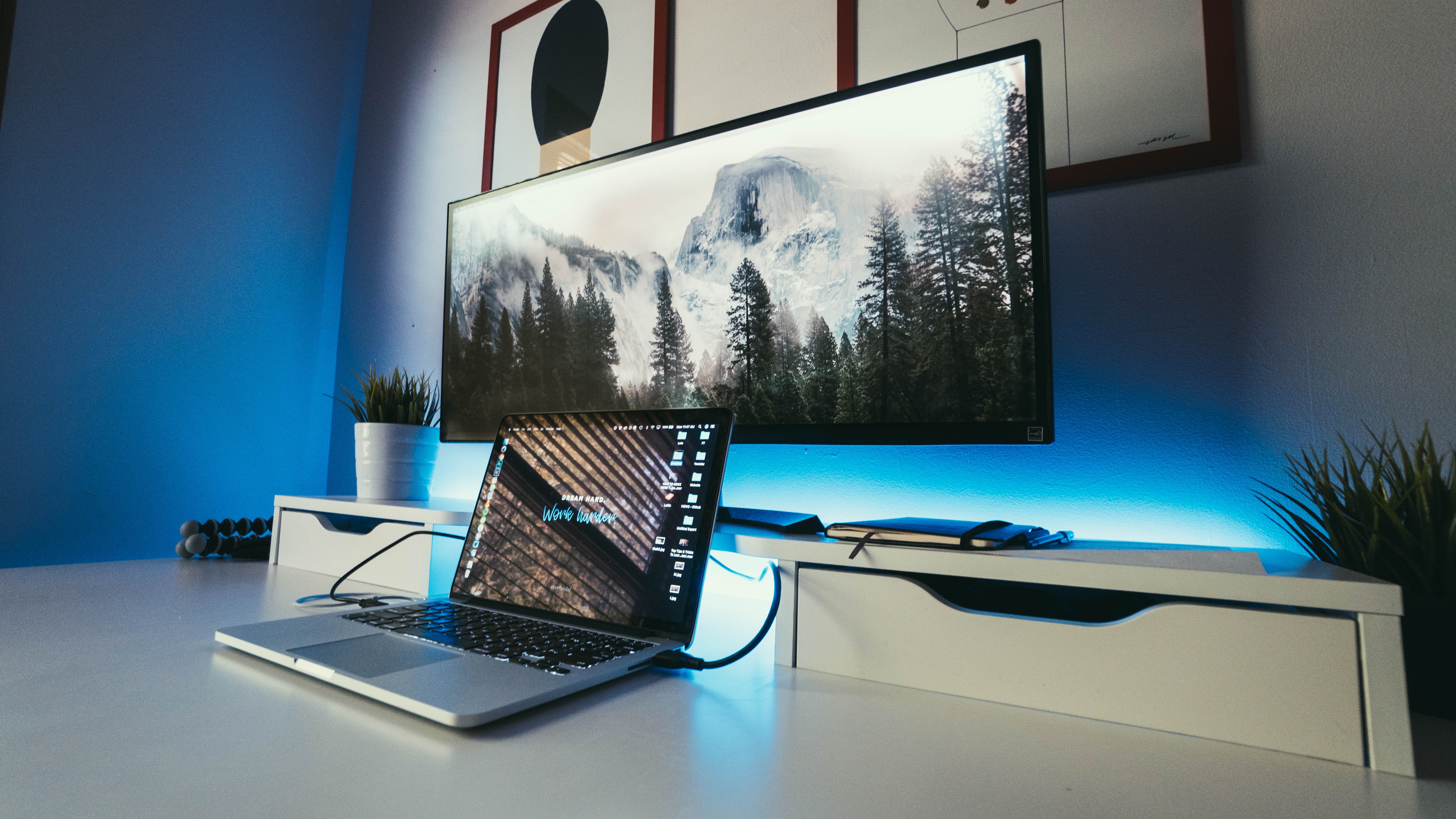 use mac as monitor for windows laptop