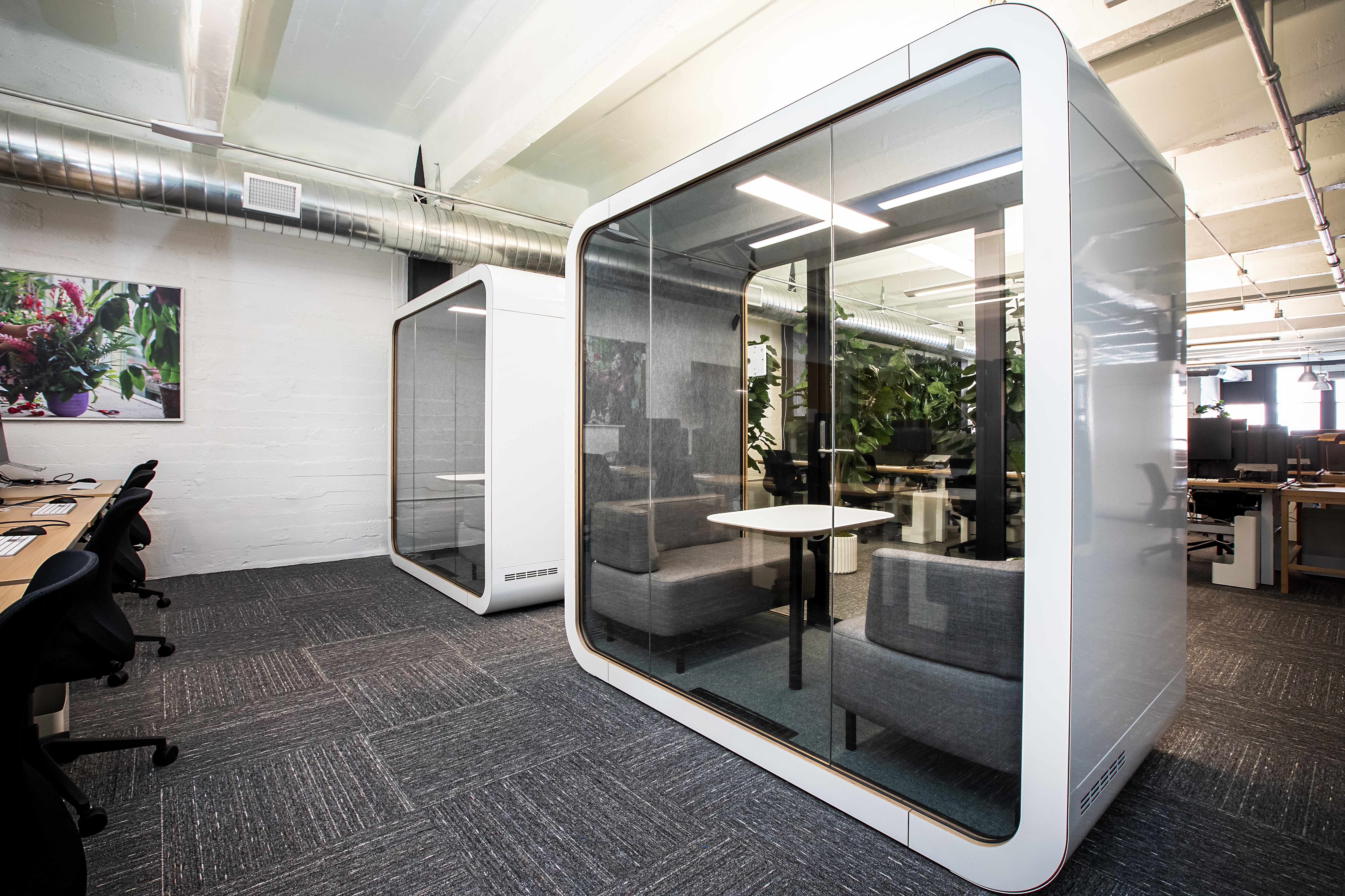 Adaptable Workspaces: Innovative Designs for Modern Flexibility